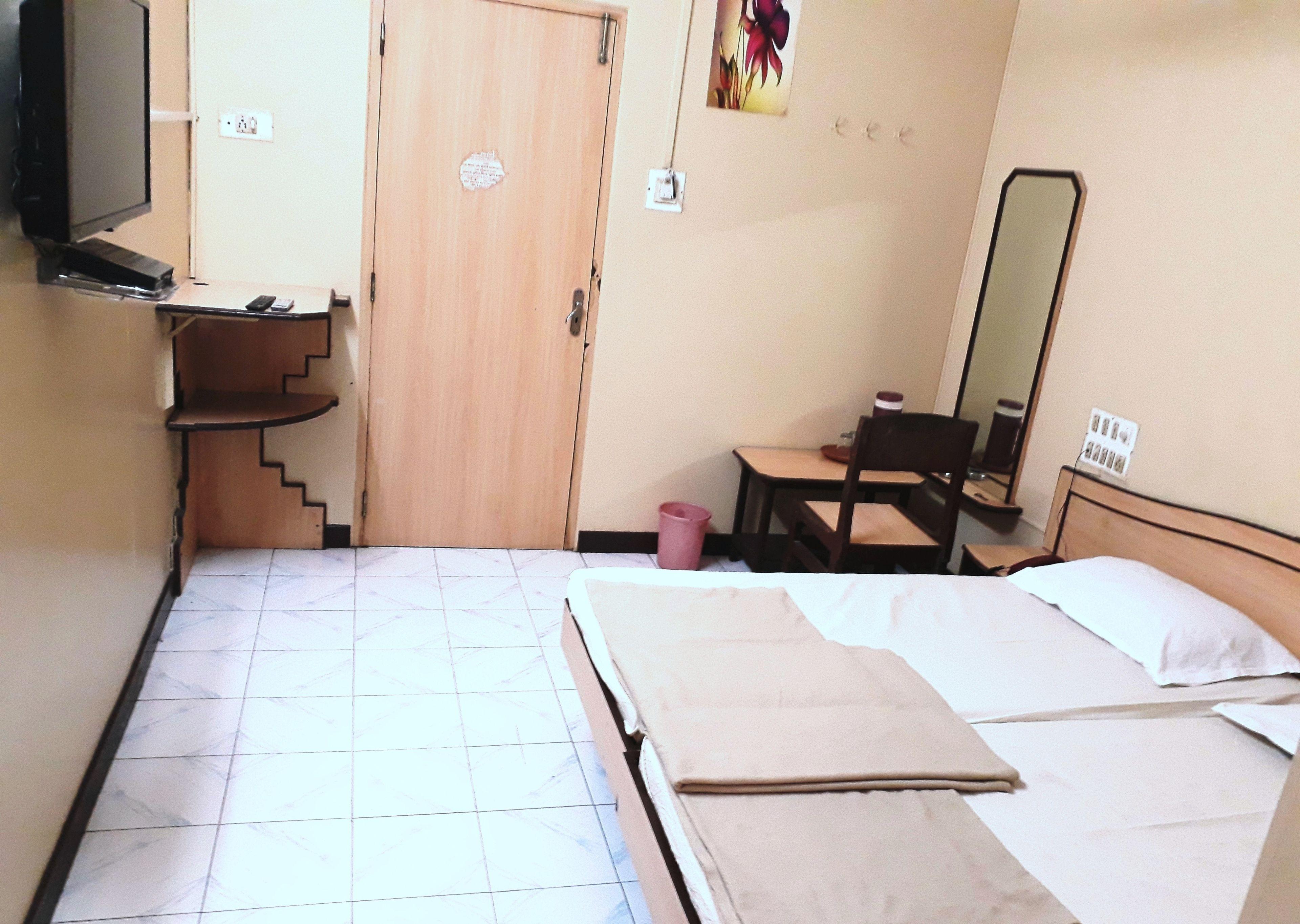 Milan Guest House - Mumbai — Photos 2
